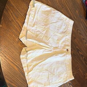 Old Navy White Women's Casual Shorts